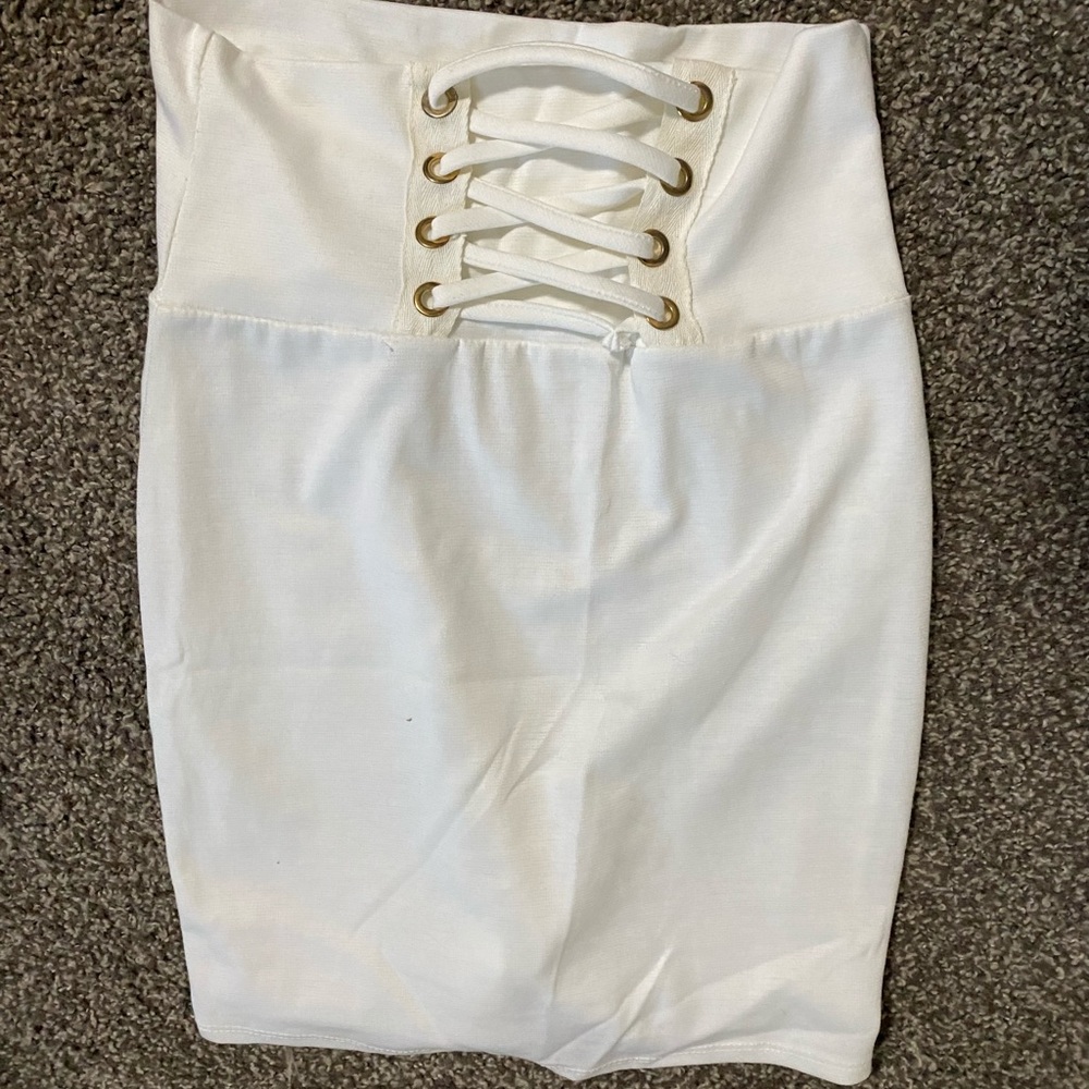 White pencil skirt